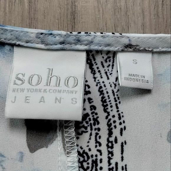 Soho Jeans Blue Floral V-Neck Long Sleeve Wrap Tunic Sz Small - Picture 4 of 8